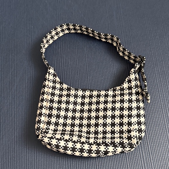 BAGGU Black and Cream Checkered Shoulder Bag - Picture 2 of 6